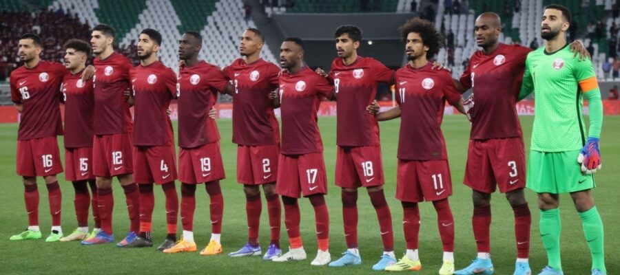 El anfitrión Qatar presentó su lista de 26 futbolistas para el Mundial