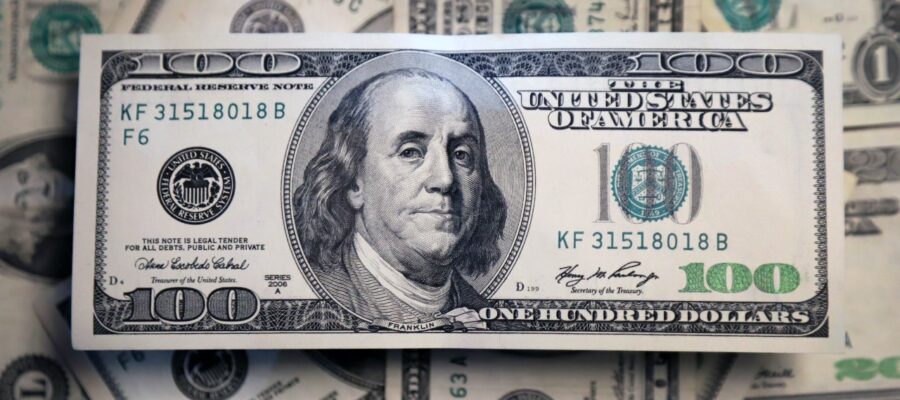 El dólar blue terminó la semana en alza y cerró a 3