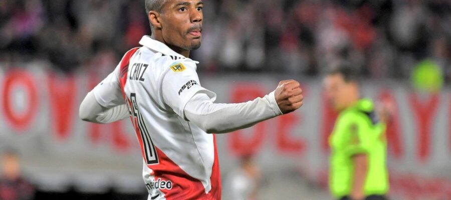 De La Cruz renovó su contrato con River antes de viajar a Qatar para jugar el Mundial con Uruguay