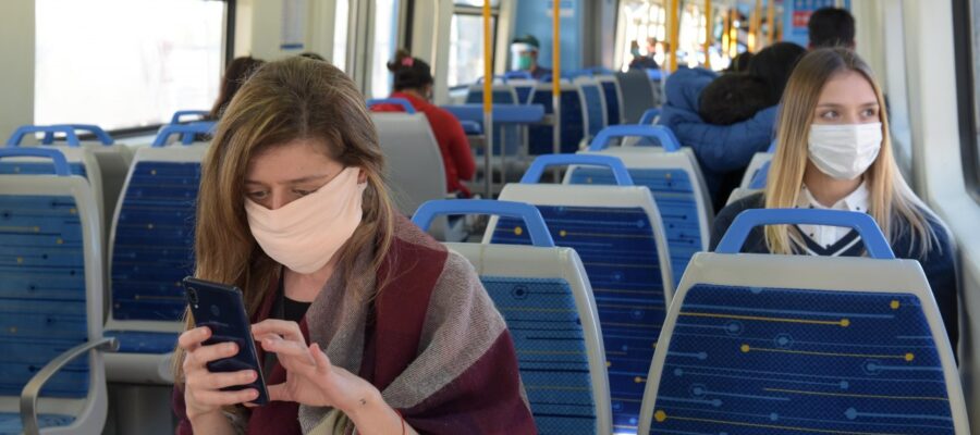 Coronavirus: Ministerio de Transporte recomienda usar nuevamente tapabocas en colectivos y trenes