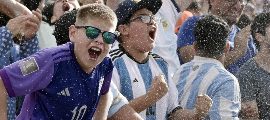 Los festejos en FOTOS: los hinchas coparon el Obelisco y los turistas Mar del Plata