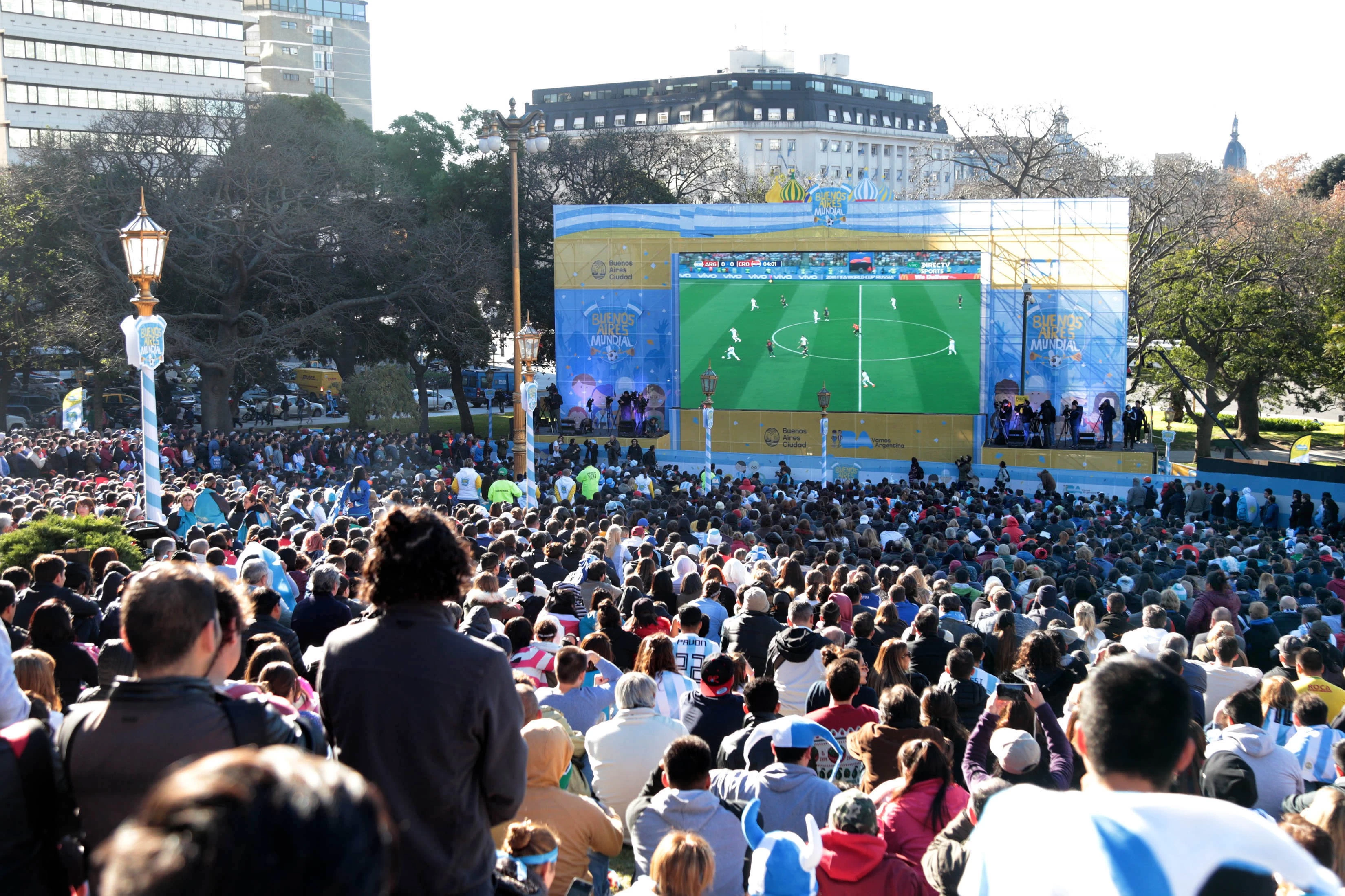 vivi_todos_los_partidos_del_mundial_en_pantalla_gigante.jpg