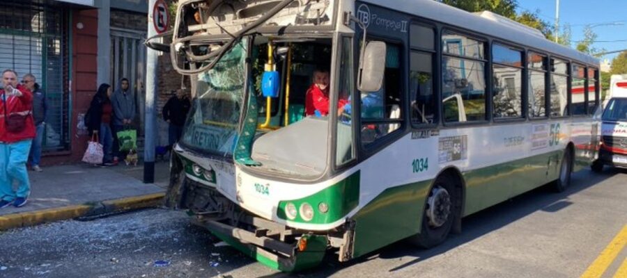 Choque de colectivos en Flores: 35 heridos y 12 están graves