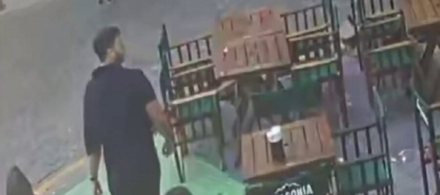 Video: violento robo de dos motochorros a un turista uruguayo en Palermo Soho