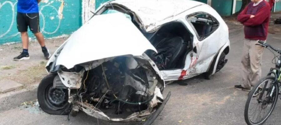 Santa Fe: murió un joven que chocó contra un árbol y su acompañante fue internado en grave estado