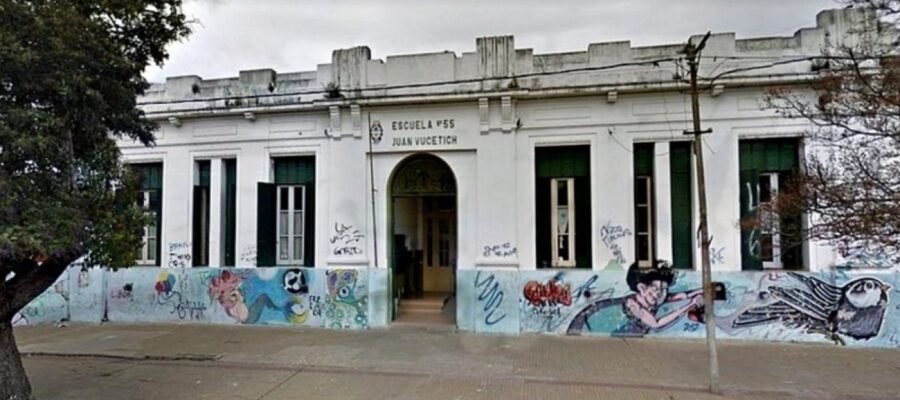 La Plata: la respuesta del colegio tras la agresión de un alumno a una maestra: "No era un arma letal"