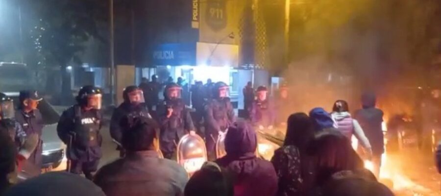 Incidentes en Lomas del Mirador durante protesta por muerte de un preso