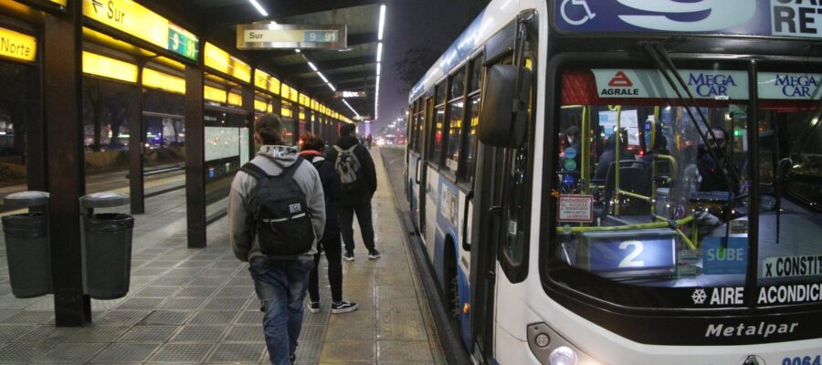 Comenzó el paro de colectivos en el AMBA