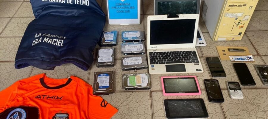 Detuvieron a un hombre por venta de entradas falsas para partidos de fútbol