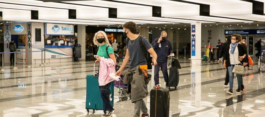 Más de medio millón de turistas extranjeros ingresaron a la Argentina en abril y es récord tras la pandemia
