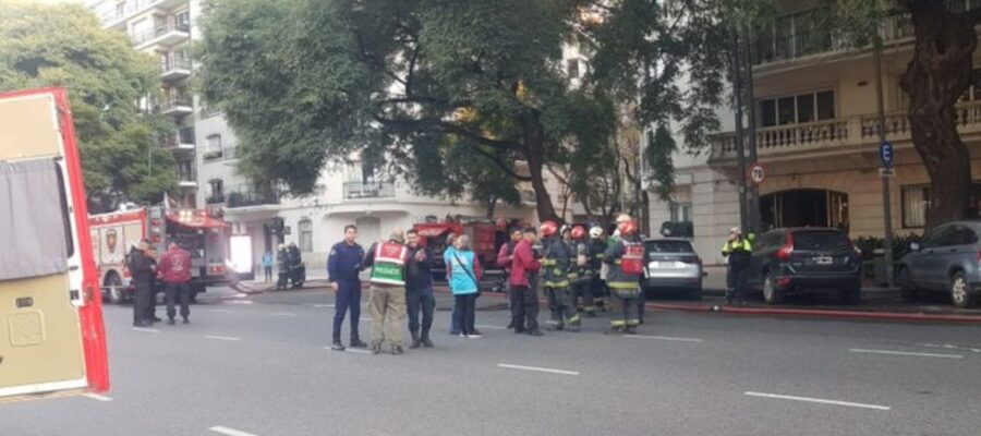 Cinco personas fueron hospitalizadas por un incendio en Palermo
