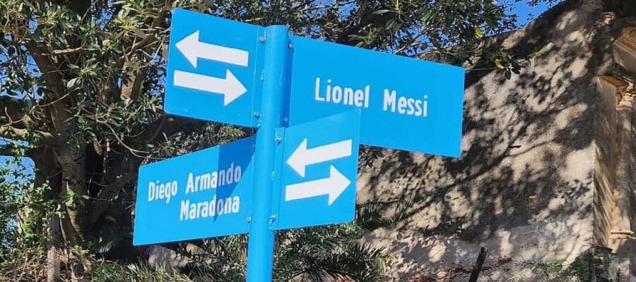 El pintoresco pueblo rural en el que las calles Messi y Maradona se encuentran en una esquina