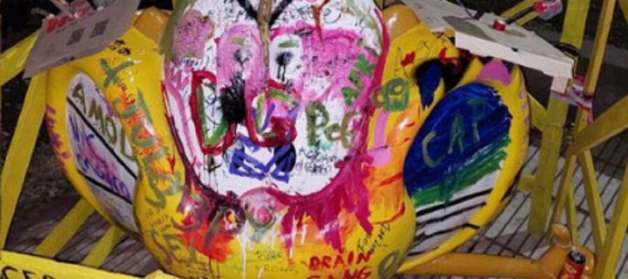 La estatua de Gaturro no duró ni un día y fue vandalizada nuevamente 