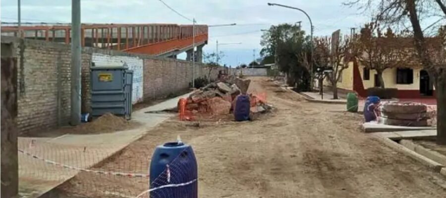 Mendoza: un sereno murió calcinado tras caerse en una fogata que había prendido para combatir el frío