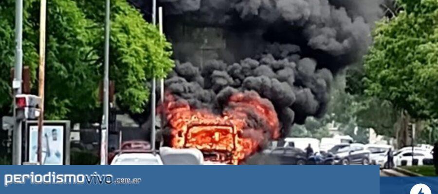 Se incendió una combi en el centro porteño