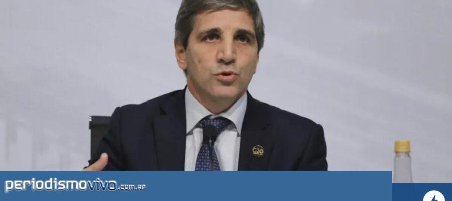 Caputo reveló que la inflación ya está subiendo a un ritmo del "1  por ciento diario" y dijo que el objetivo sigue siendo dolarizar