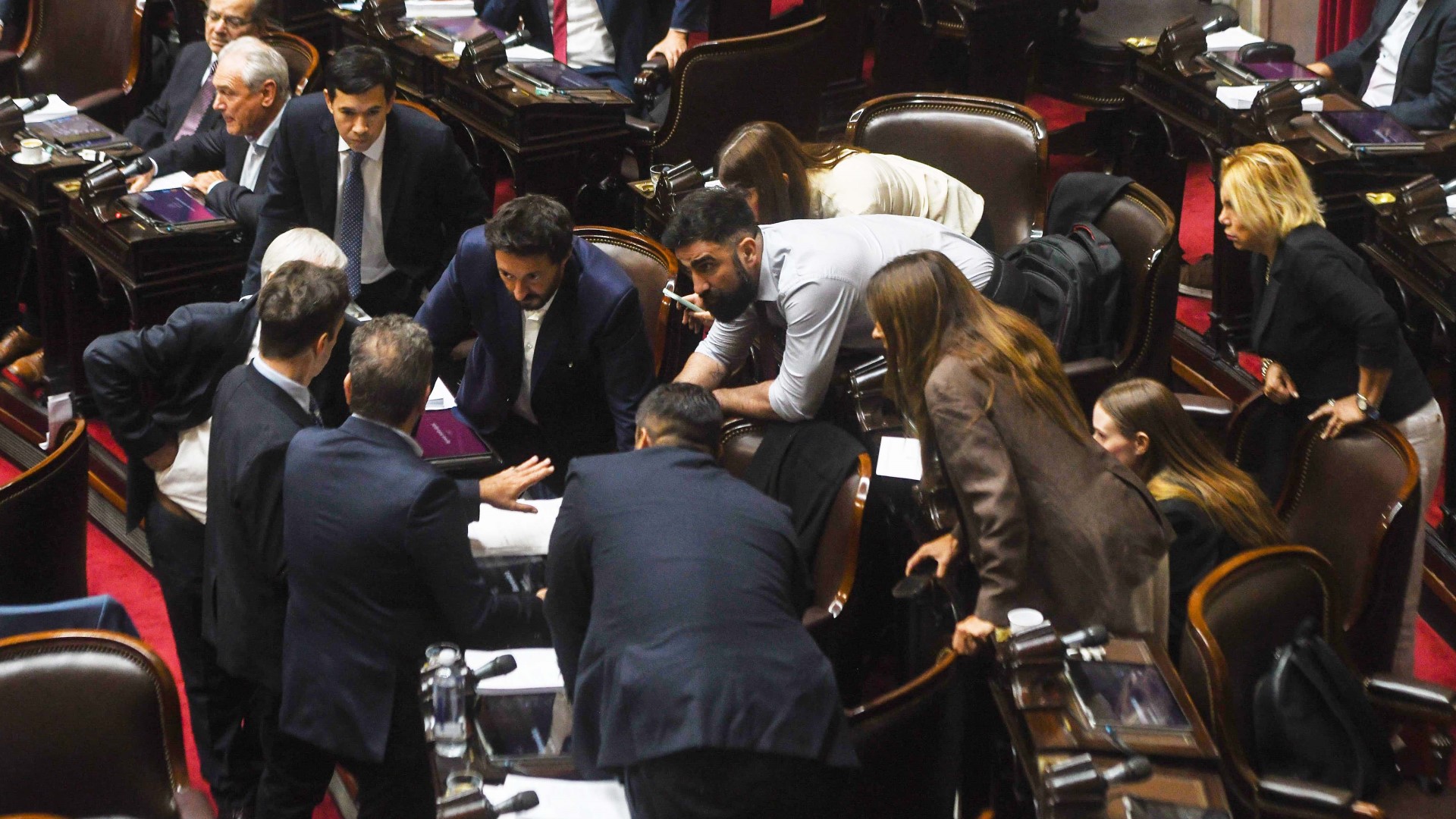 Diputados debate en particular la ley "Bases", pero faltan acuerdos en artículos centrales