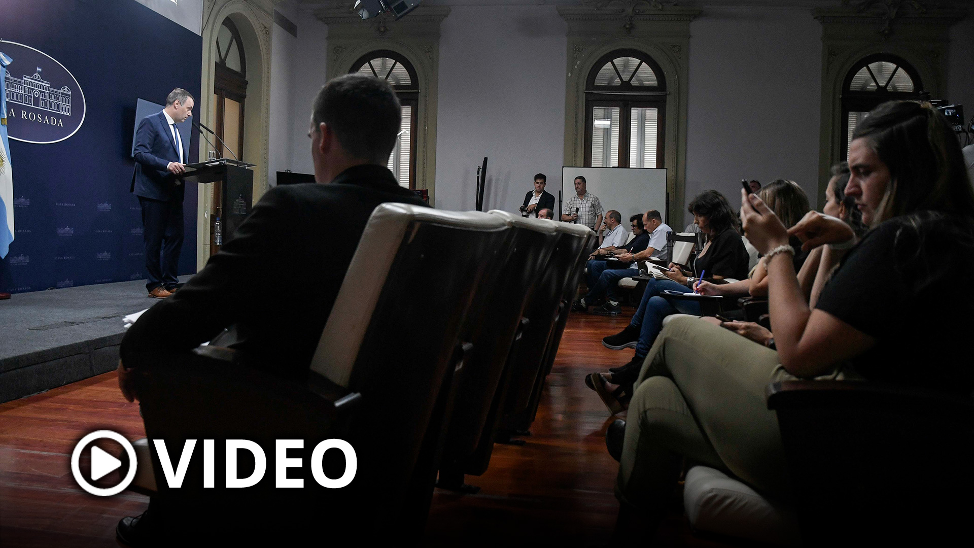 En plena disputa con la CGT, el Gobierno anunció la "libre elección de obras sociales"