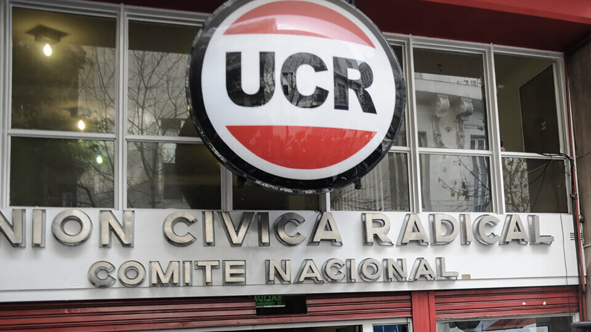 La UCR llamó a "respetar las instituciones" y "evitar los señalamientos y la división"