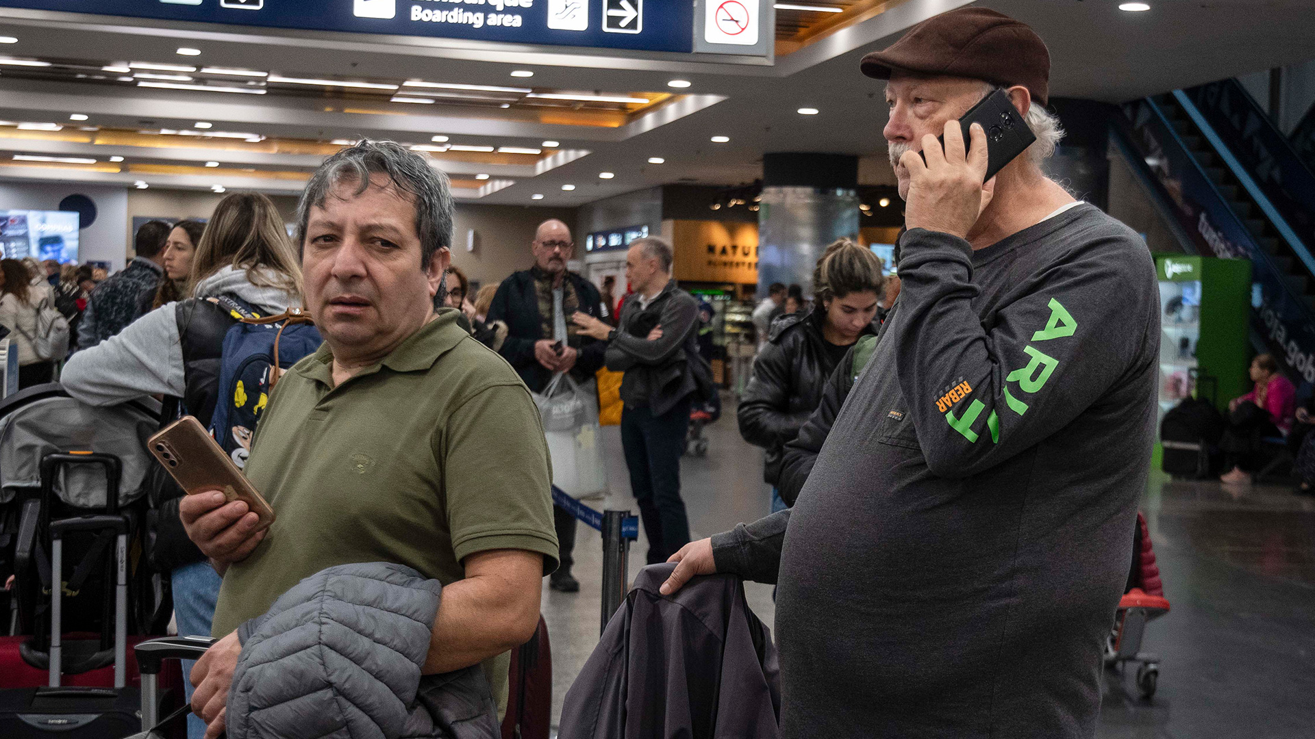 Sindicatos aeronáuticos anunciaron un paro de actividades por 24 horas para el miércoles