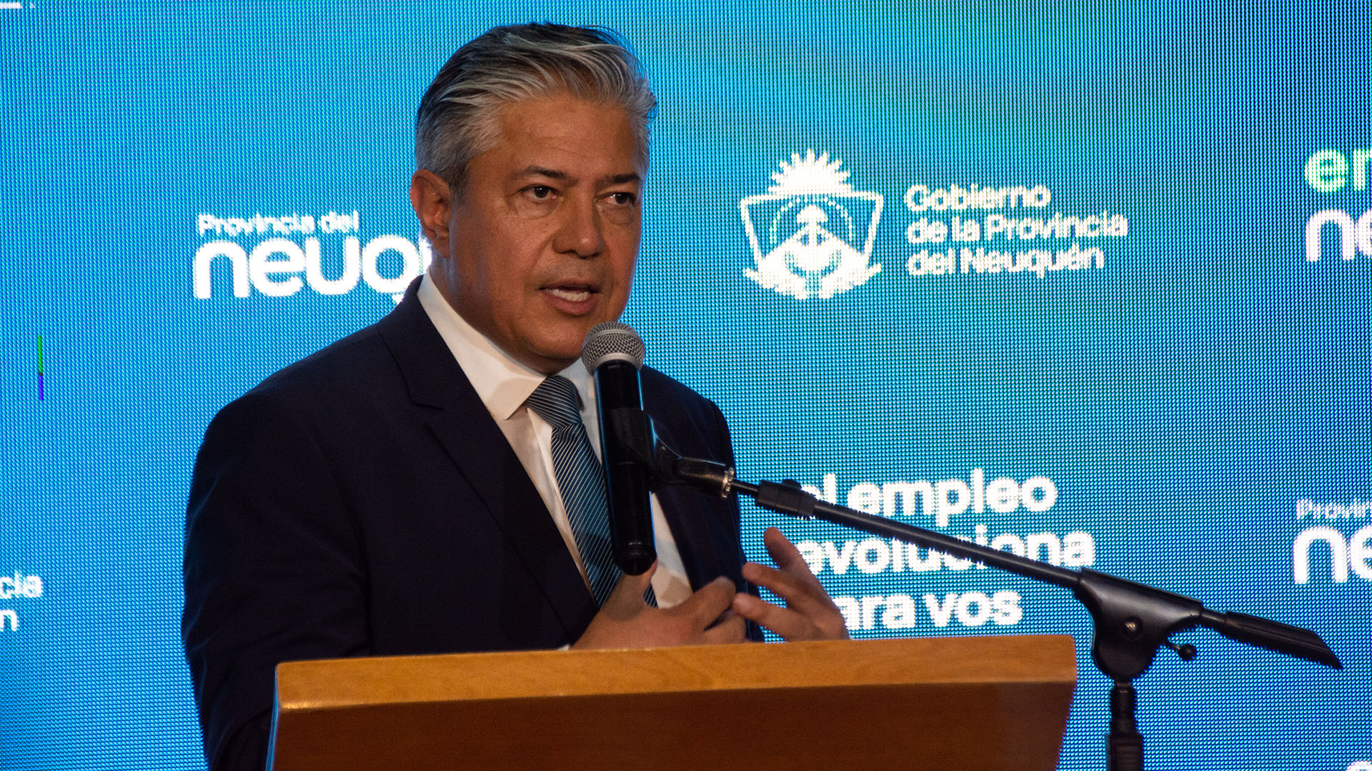 "Los neuquinos no vamos a dejar que toquen a Neuquén", advirtió el gobernador Figueroa