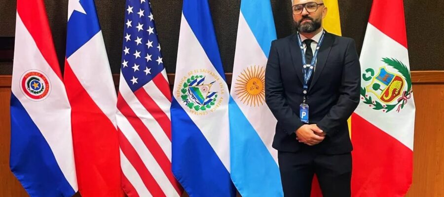 Efectivo de la policía porteña se graduó de un Máster sobre criptodelitos