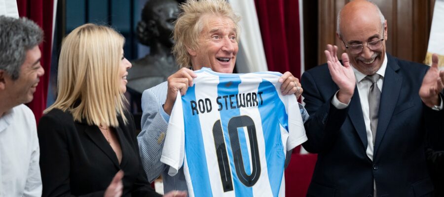 La Legislatura declaró como Huésped de Honor a Rod Stewart