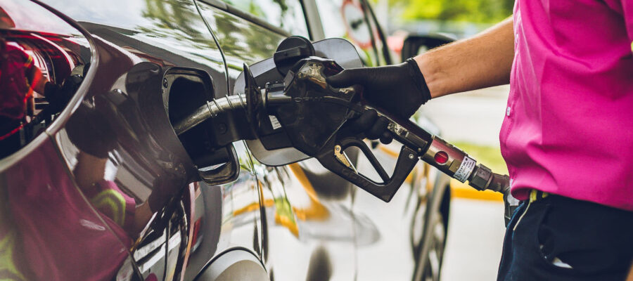 AUMENTA LA NAFTA: Shell, Axion y Puma ya subieron hasta 5% y YPF lanzó una fuerte advertencia