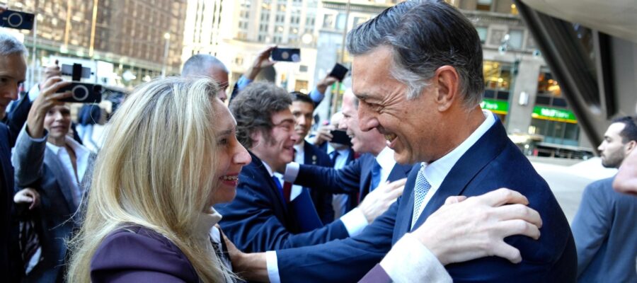 JP Morgan soltó la pista más fuerte sobre Milei: cuándo podría volver el grado de inversión y hasta cuándo seguiría el cepo
