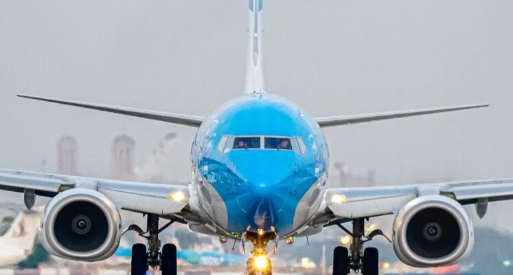 Récord en los aeropuertos argentinos: 4,18 millones de pasajeros y boom de vuelos al exterior