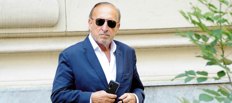 De venderle cloro a AySA a ser accionista: quién es el empresario